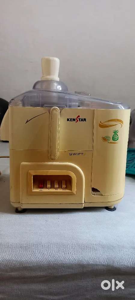 Mixer grinder with juicer