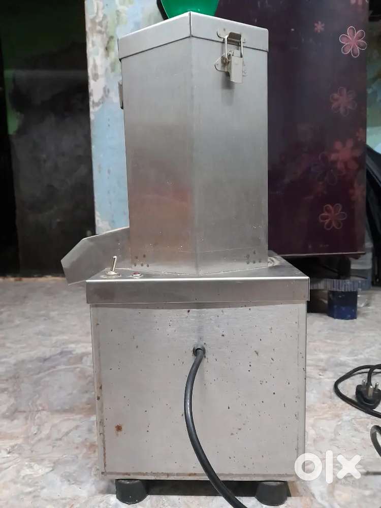 Garlic pealing machine