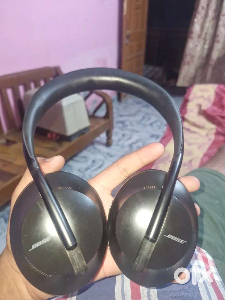 Bose Noise Cancelling Headphones 700.