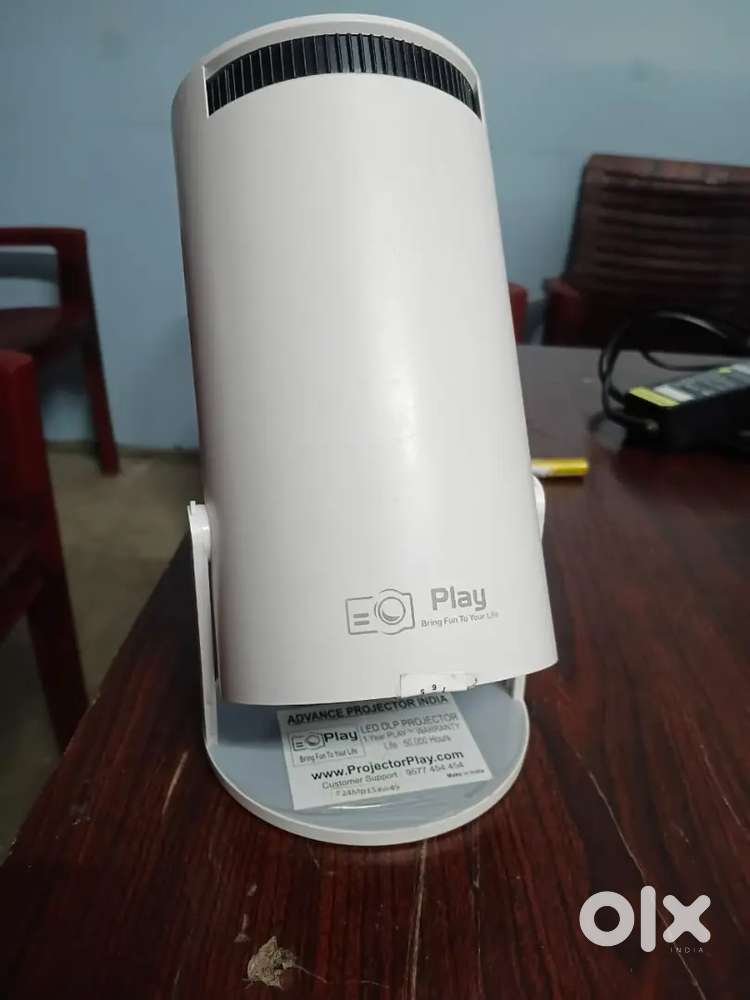 PLAY Projector