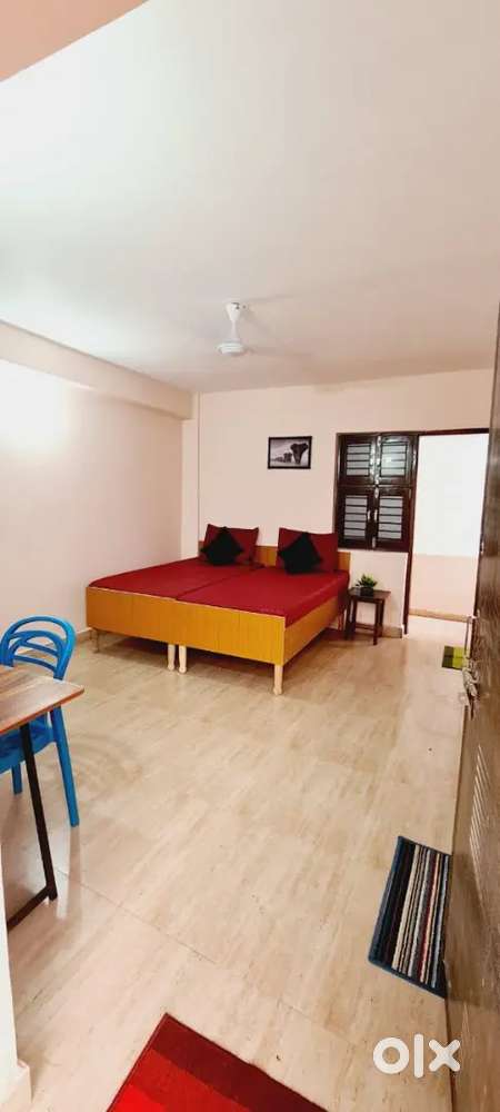 1Rk AVAILABLE SECTOR 69/68 Gurgaon
