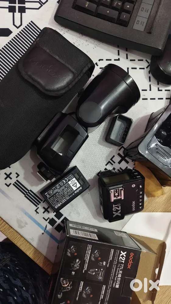 Godox V1 Flash For Canon Mount Rarely Used with X2T Trigger