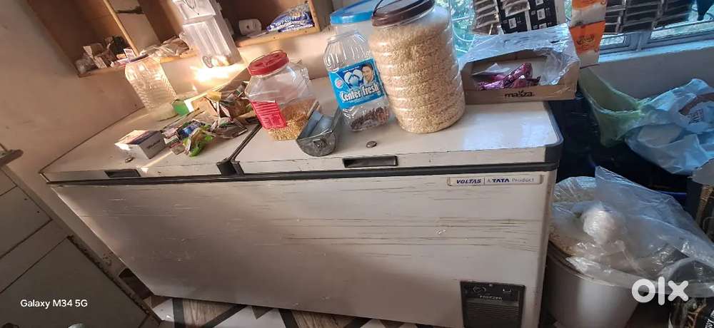 Deep fridge for sell good condition
