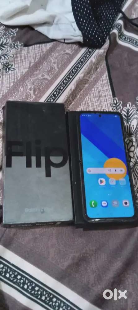 Z Flip 4 12gb 256 global exchange with same range