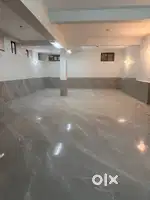 बड़ा कमर्शियल हाल ऑफिस वह कमर्शियल काम के लिए किराए पर देना है।
