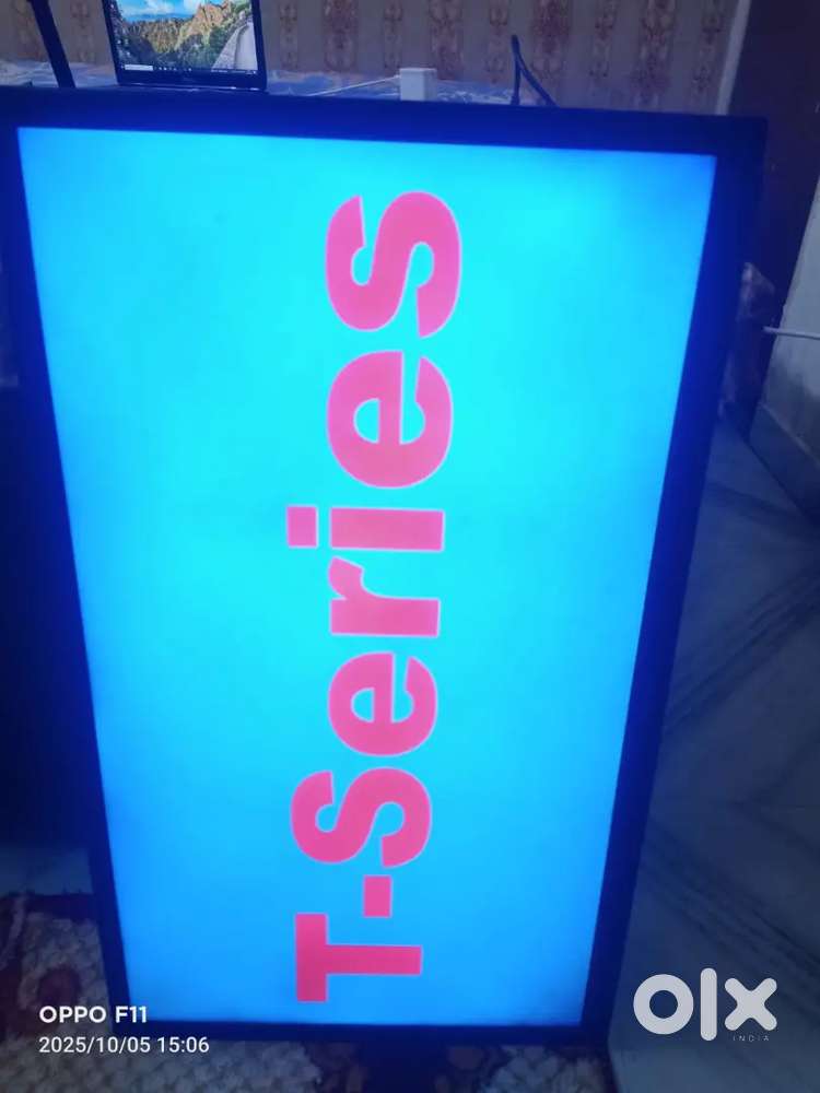 32 inch T-Series TV