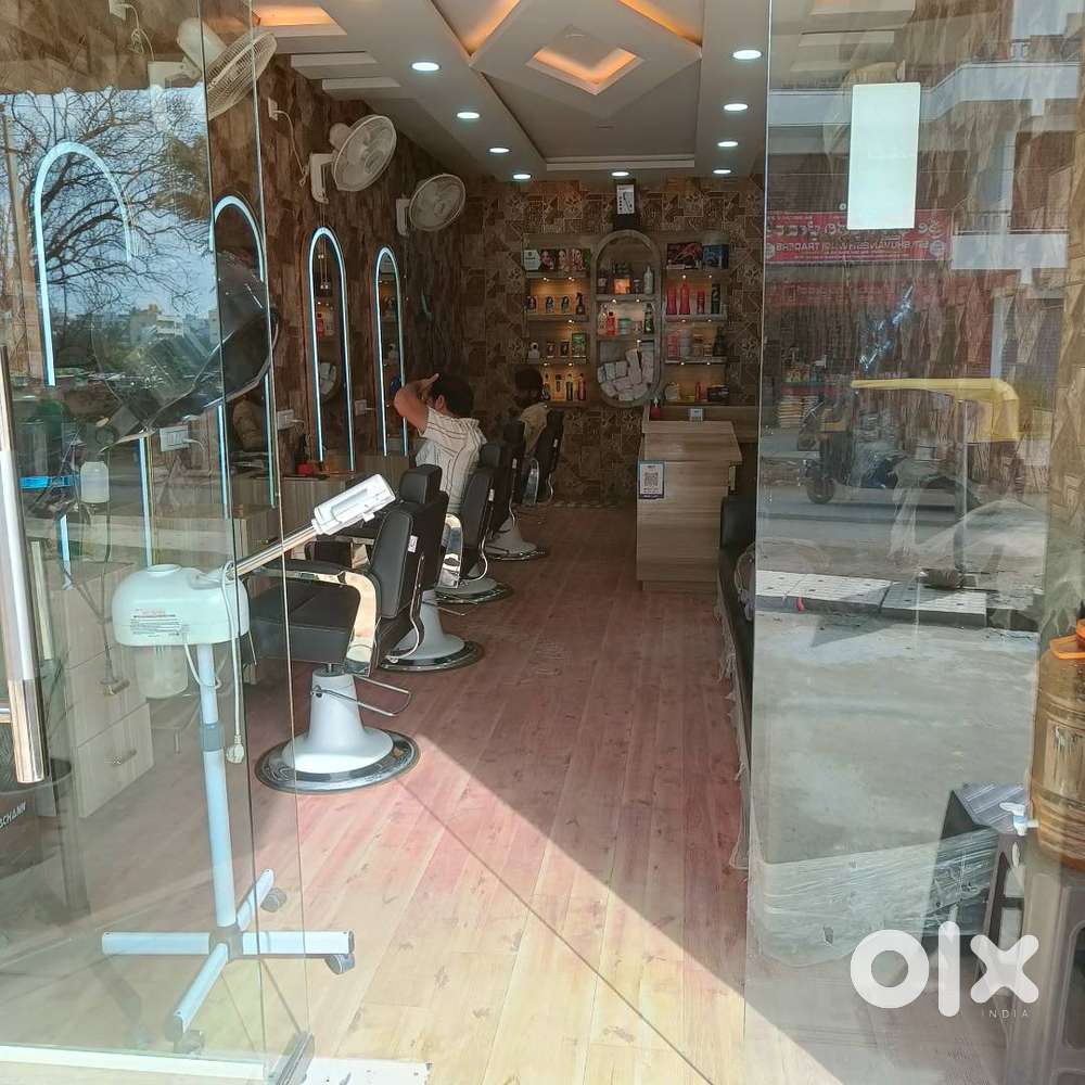 Royal mens beauty salon