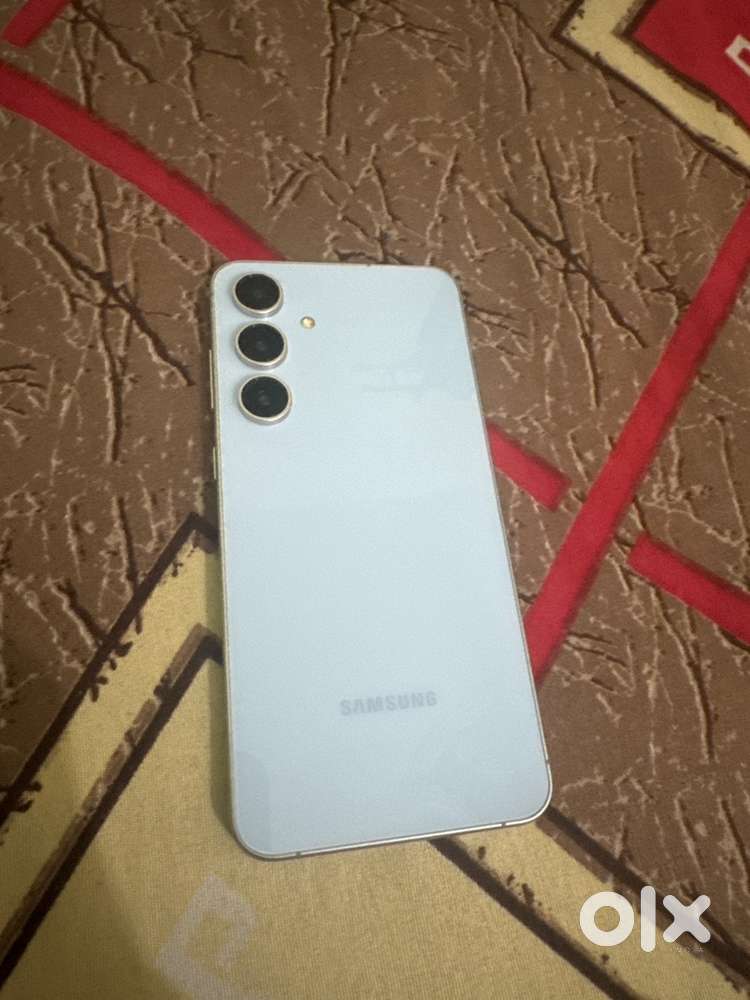 NEW SAMSUNG S24 FE 256gb JUST 4 DAYS OLD