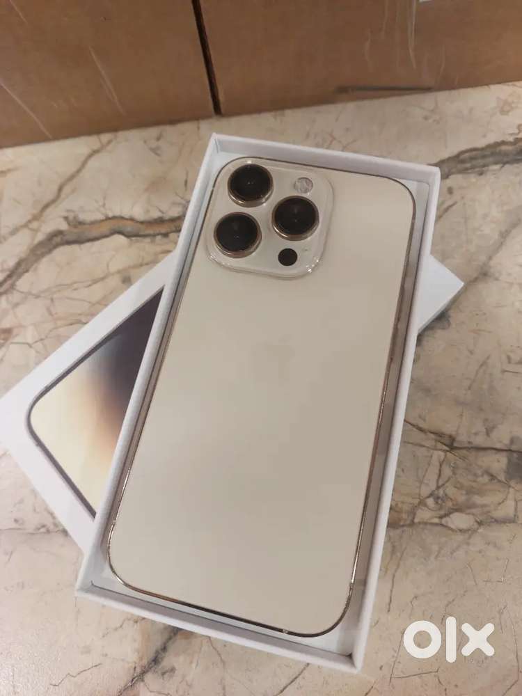 Iphone 14pro max 256gb with original box charger and 3 cover