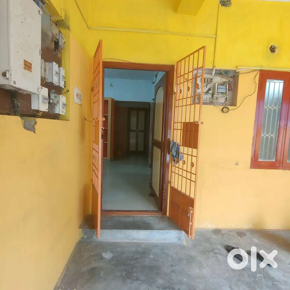 2BHk woman's one person sharing bachelor room