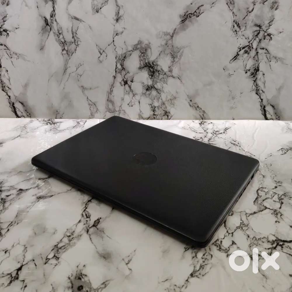 Hp laptop core i5 processor 8 GB RAM SSD 512 GB SSD