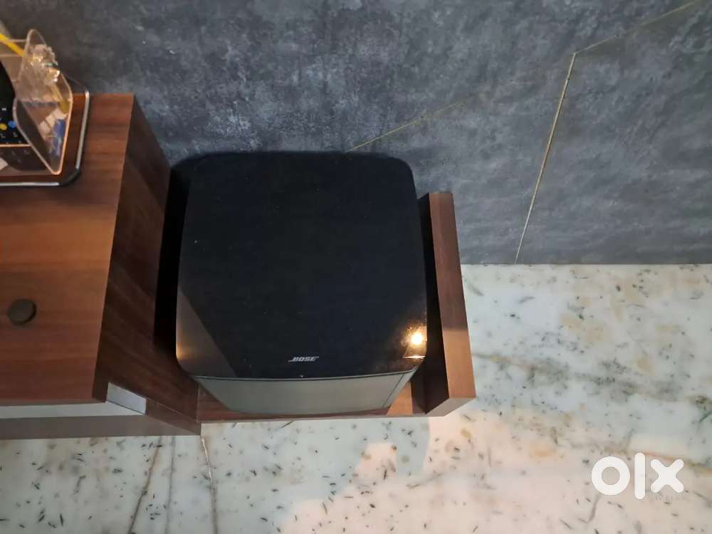 Bose Acoustimass 300/Bose Bass Module 700) – Excellent Condition