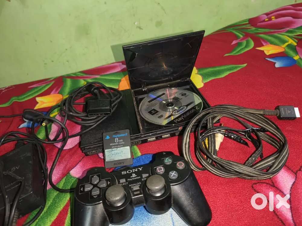 Anyone wants to buy sony playstation 2 with one car cassetes