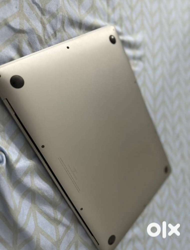 Apple MacBook Air M1 (256GB, 8GB RAM) – Excellent Condition