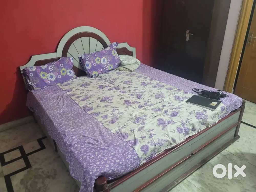 PG accommodation with food only for females
