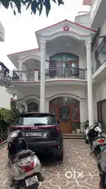 6bhk, with a drawing room, mandir nd 2 lawns
