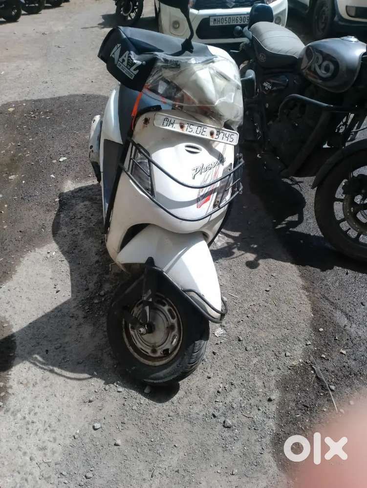 Scooty pleasure for sale Adharwadi kalyan