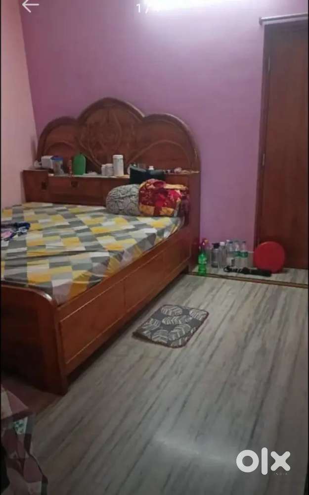 Urgently need a girls roommate