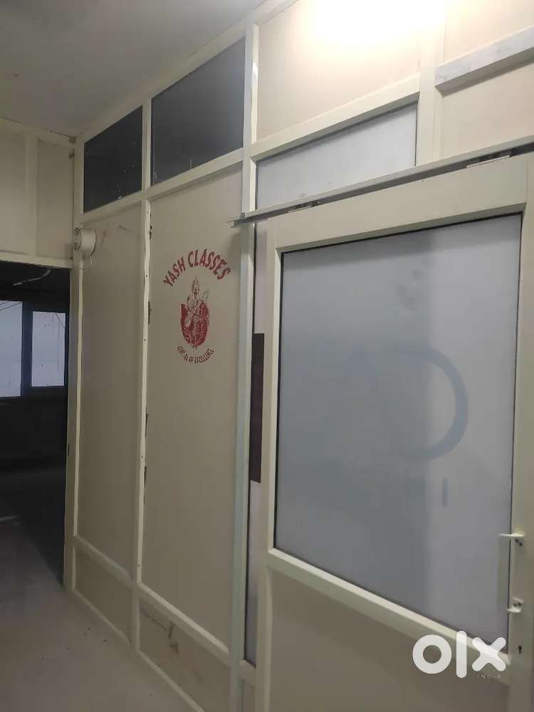 Aluminium fitting 200 square feet and 4 computer table