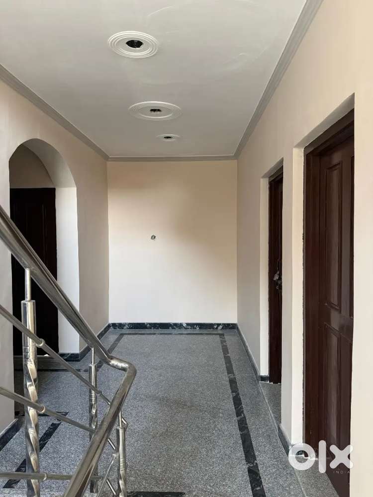 First Floor on rent at Medical College Road Karan Nagar Srinagar