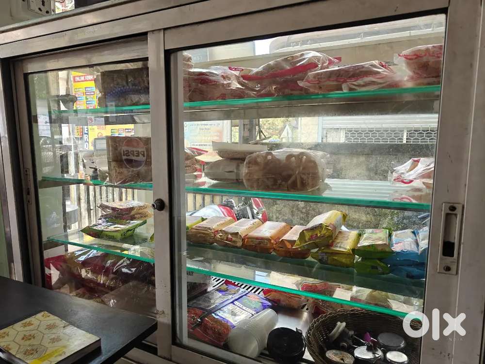 1 Table top counter with freezer and 1 cold display counter