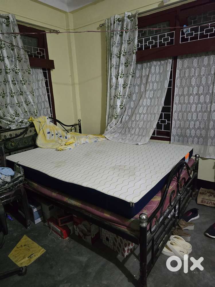 Iron double and single bed for sale