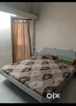 Need roommate (girls)