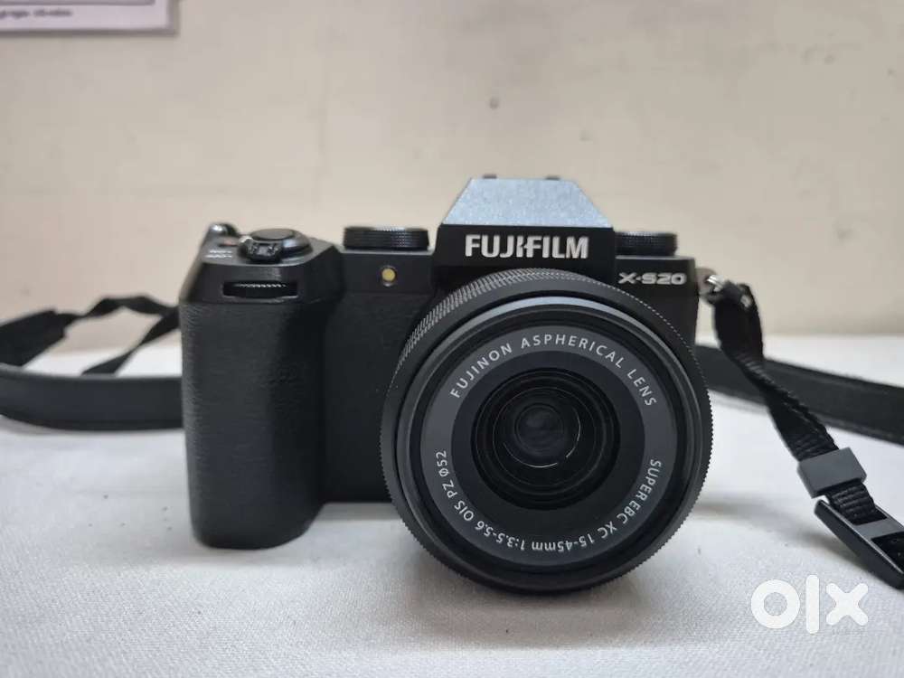 Fujifilm X-S20