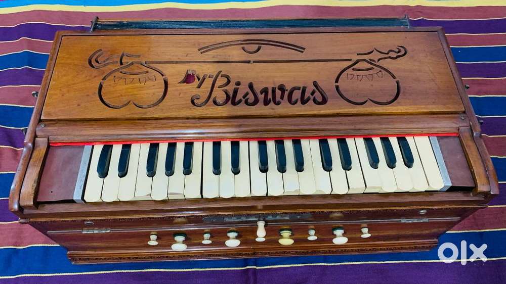 Biswas Brand Scale changer old harmonium very good working condition