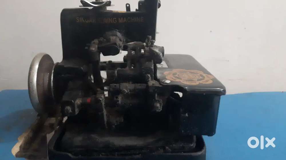 Singar over lock machine