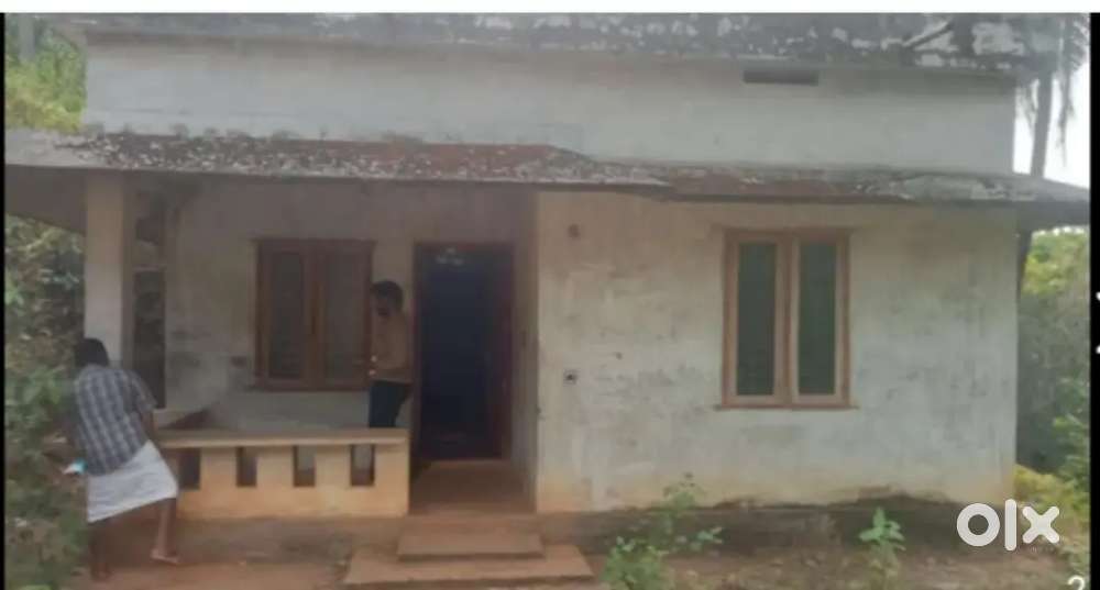 4 cents land with 690 sq ft building