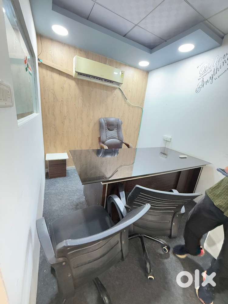 Wating area 1,cabin 13 workstation new luxury office space