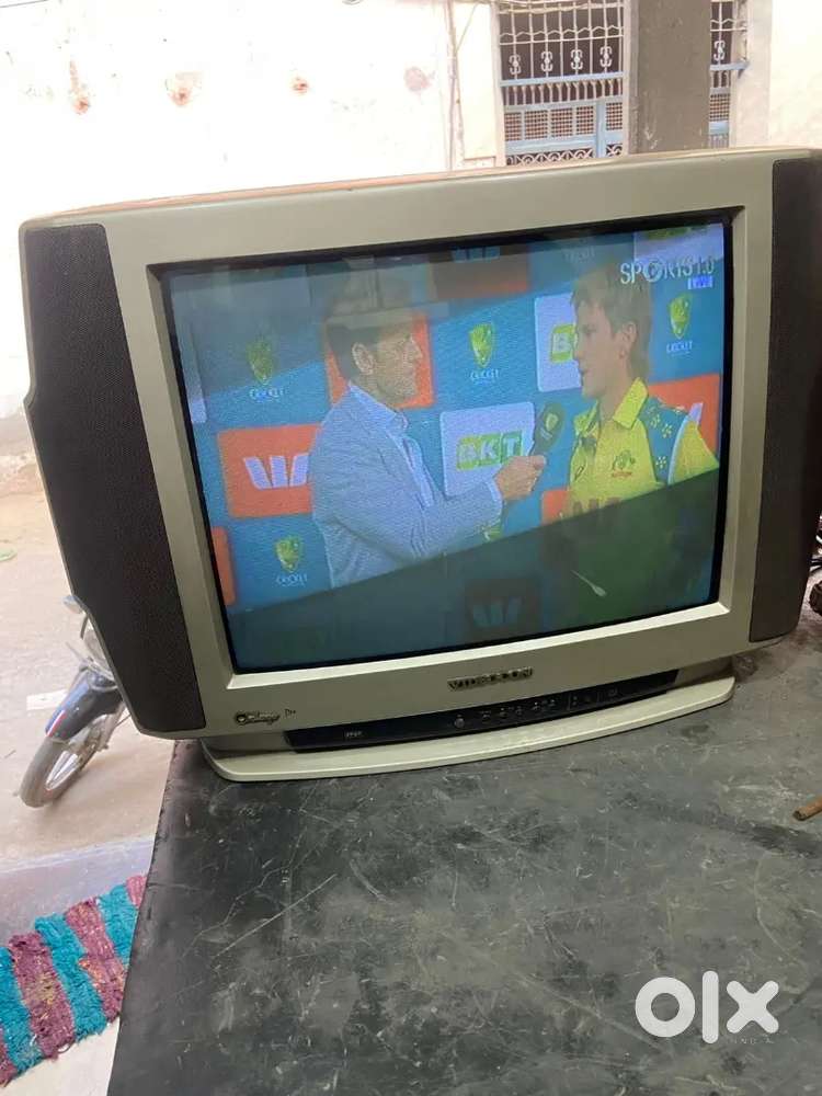 OLD Big TV sath me stand dhol, proper working colour TV big TV