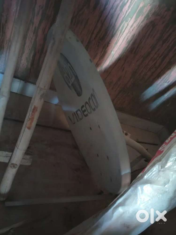 Dish tv antenna with setup box