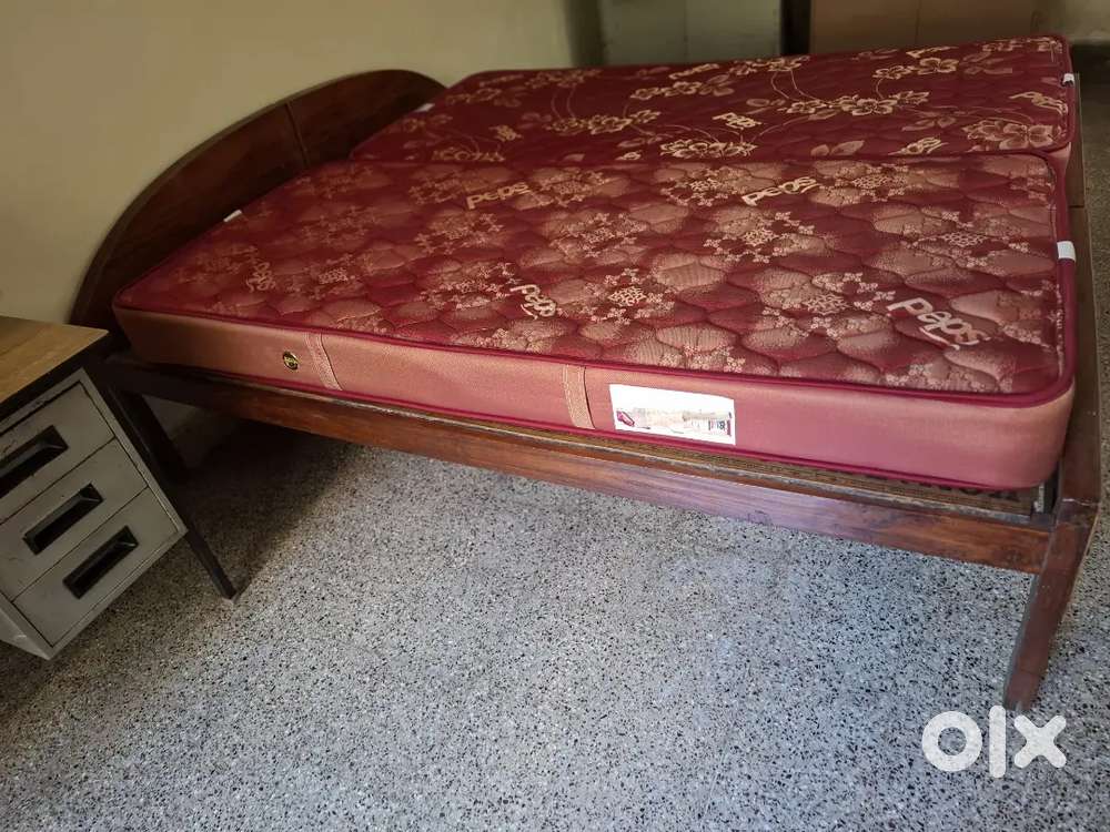 Super king size teak wood coat and mattress