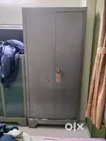 Wardrobe/ Almirah