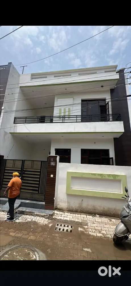 83.33 sq.yrds 3 bhk duplex double story house