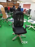 CLEVERS OFFICE CHAIE