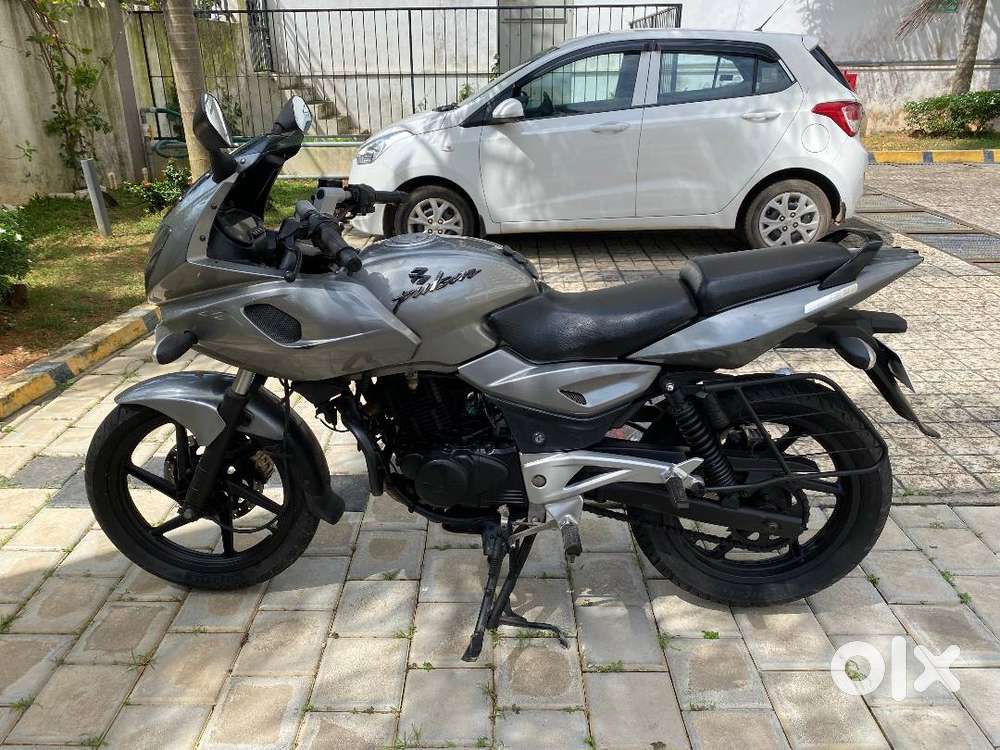 2010 BAJAJ Pulsar 220 F BS3 Misty Grey Silver