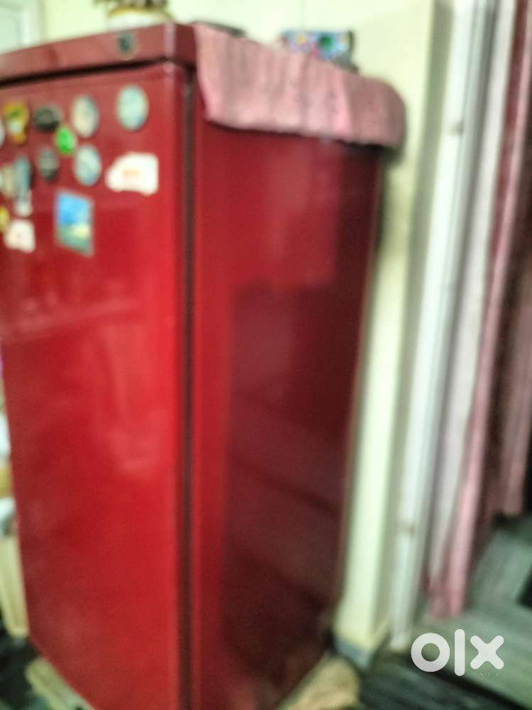 310 litre beautiful and spacious fridge available for sale