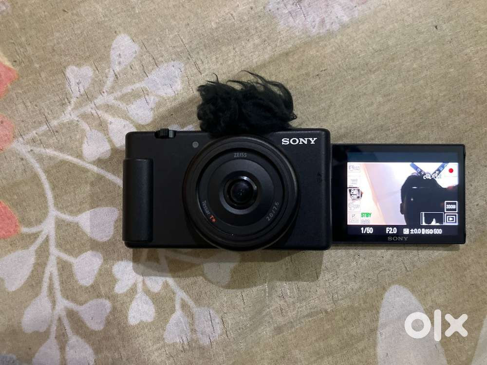 Sony ZV-1F – Only 3 Months Old  Mint Condition  Giveaway Price!