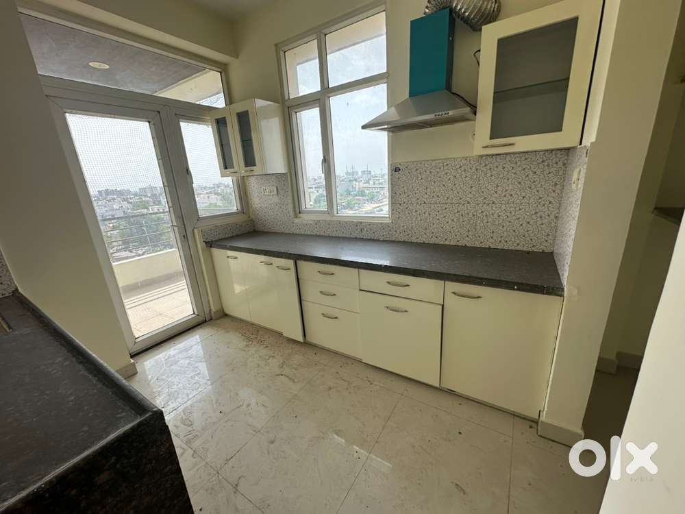 Good location flat prime location easy aproch