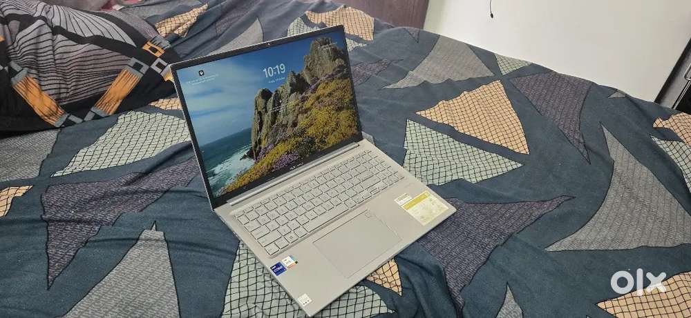 Asus vivobook 16