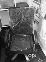 Office table+Office chair and 5 plastic chairs