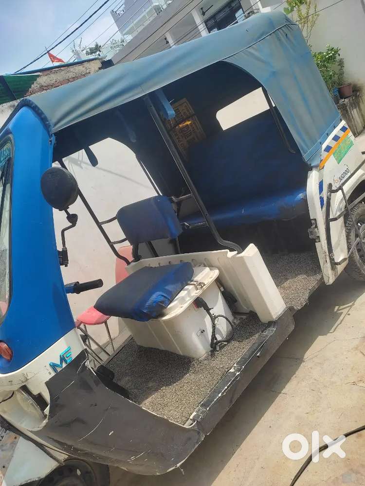Driver chahiye mahindra ev auto ke liye