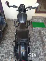 Yezdi Roadster