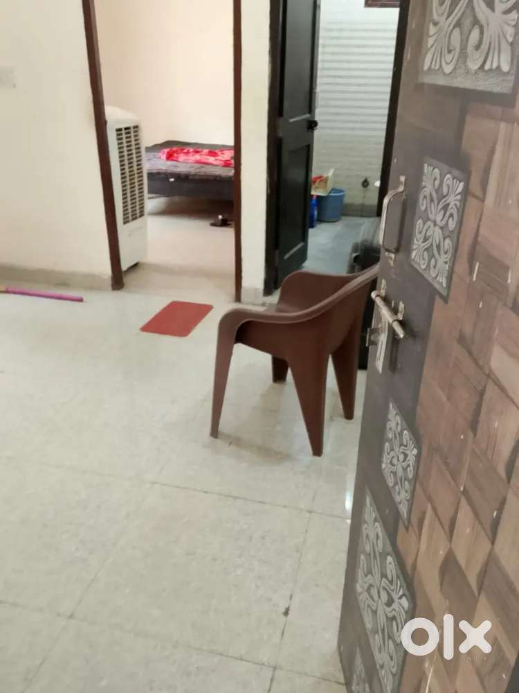 Independent 1BHK 2nd Floor in Mayur Vihar Extn 1
