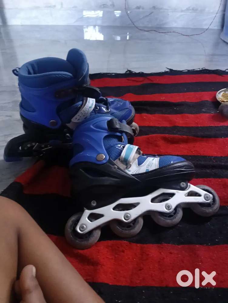 Skating shoes