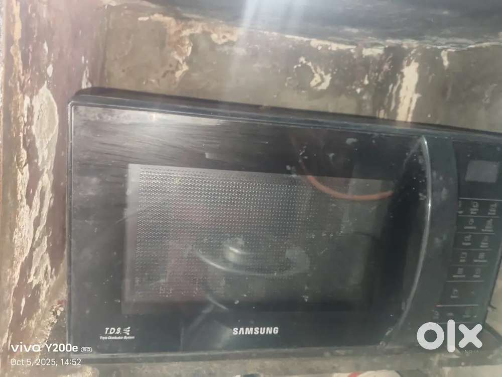 8 month old sumsung conversation microwave