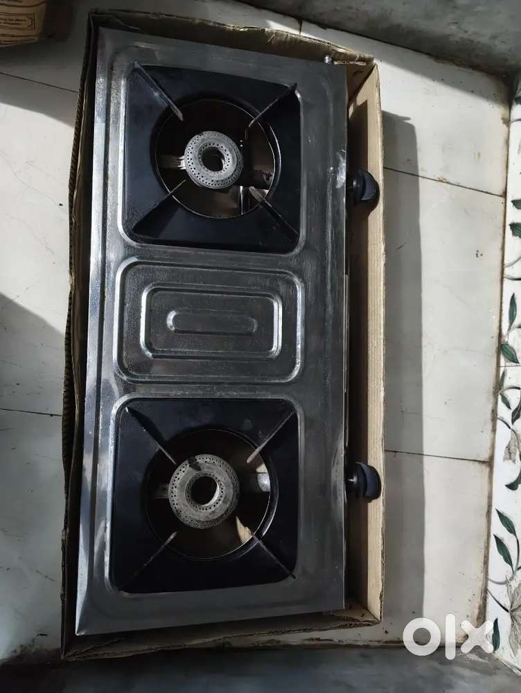 Gas stove of surya